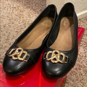 Aerosoles black flats size 7.5